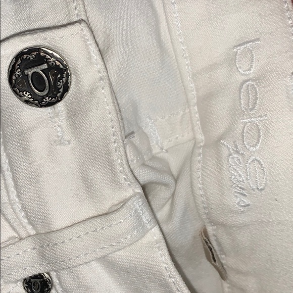 Jeans - Picture 2 of 3